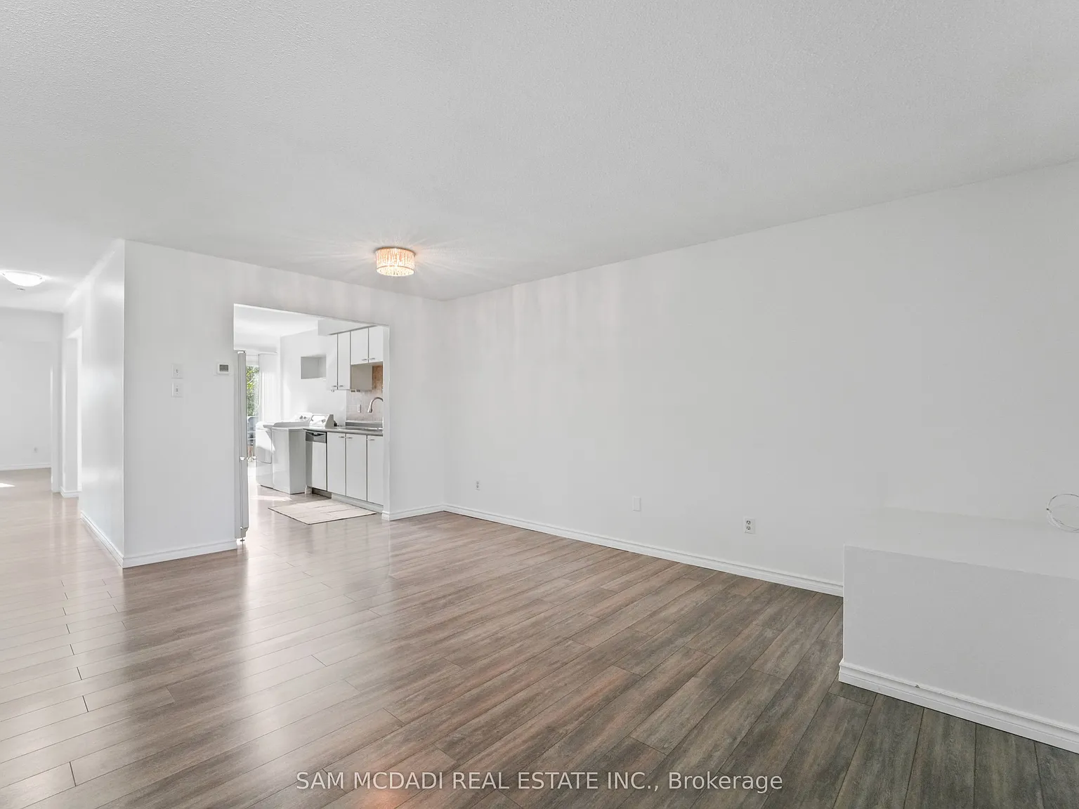 3 bed, $2,700 — Photo 2