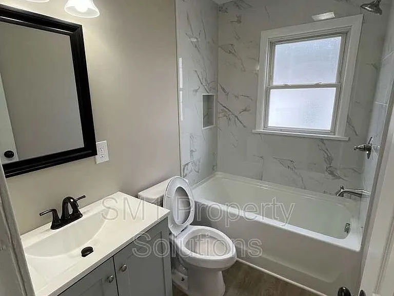 702 Ross Ave — Photo 5