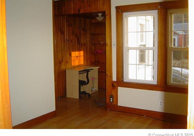 2nd image of 4 Hunters Ln