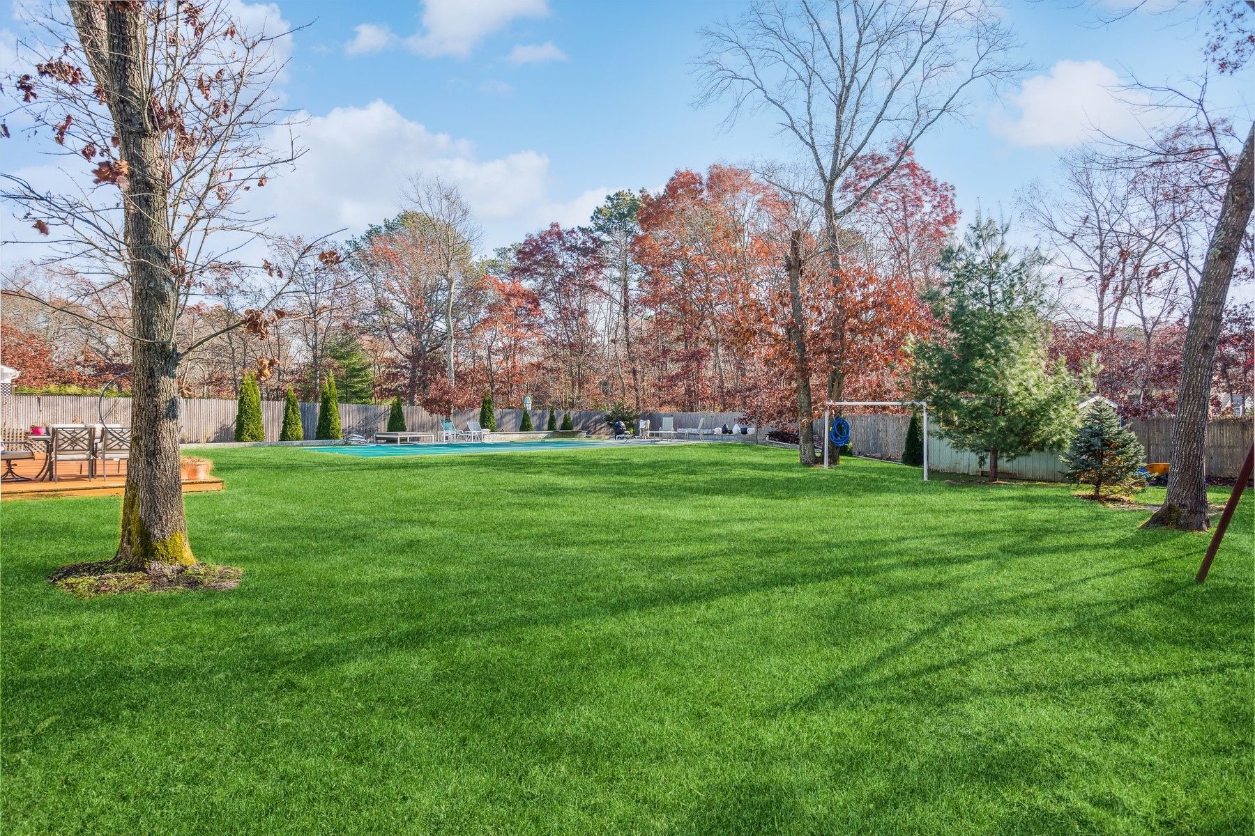 17 Birchwood Ln, East Quogue, NY 11942 Out East