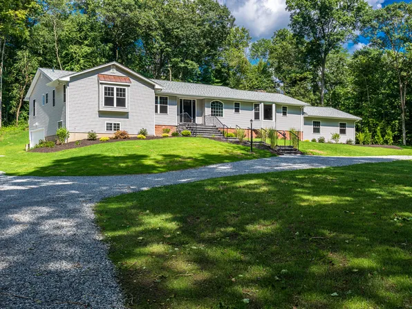 51 Indian Trail, Woodbridge, CT 06525