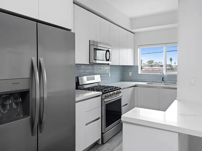 608 Hill St #3 — Photo 7