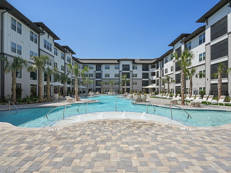 Resort-Style Saltwater Pool with Sun Shelf