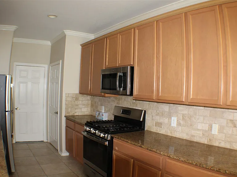 6431 Densberry Ln — Photo 12