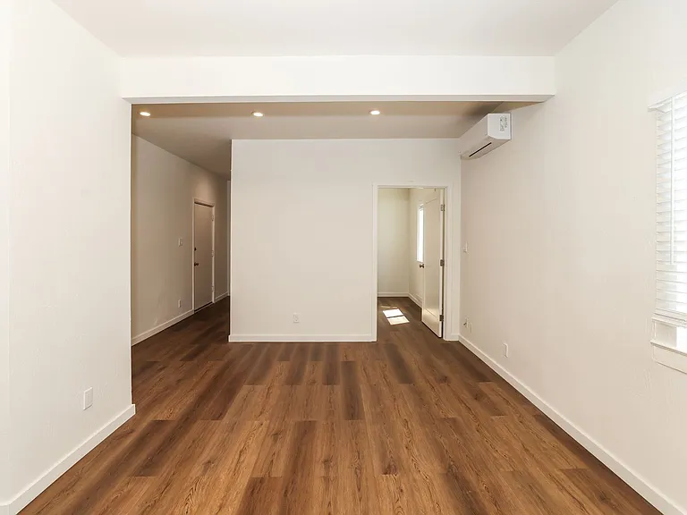 1633 Oxford St #C — Photo 5