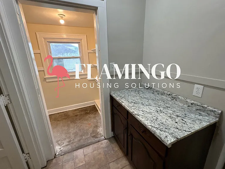 38 Pointview Ave — Photo 11