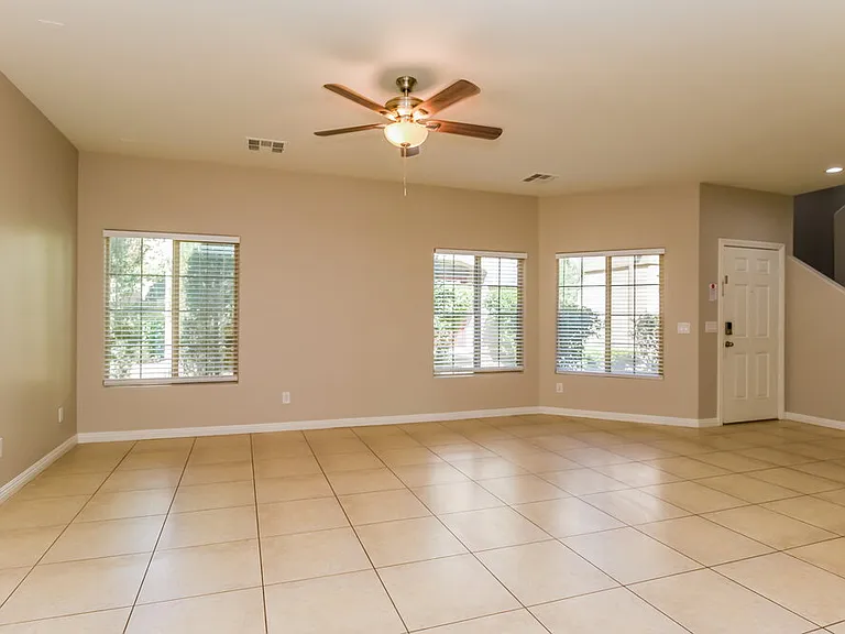 9519 Vega Carpio Ave — Photo 4