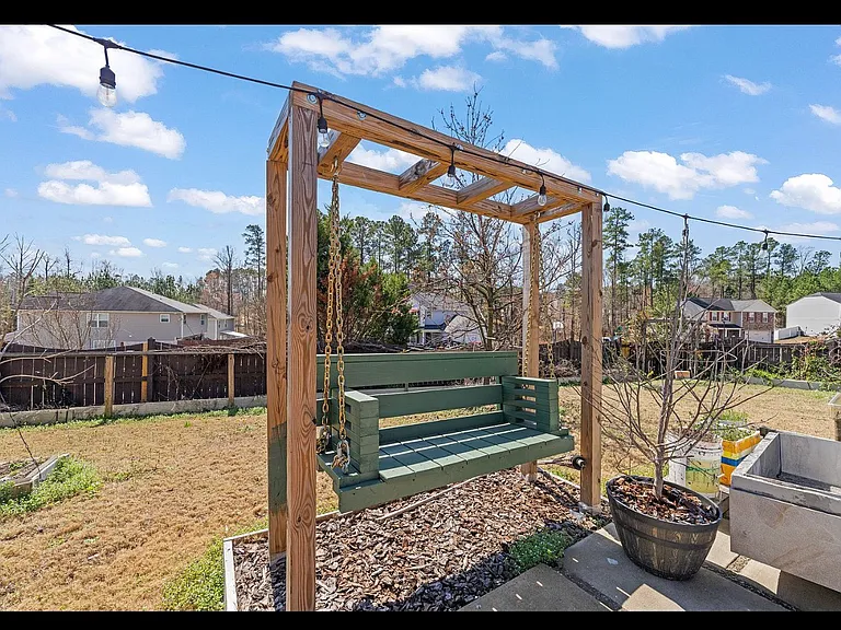 726 Forrest Ln — Photo 17