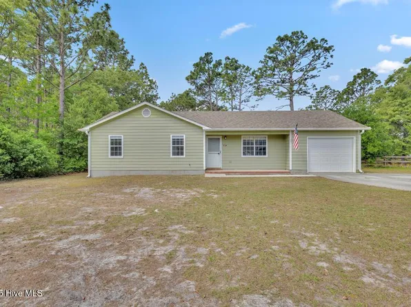 534 Sand Ridge Road, Hubert, NC 28539