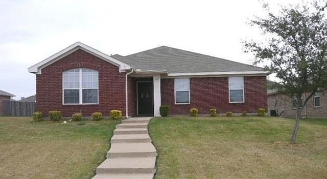 1st image of 400 Sandy Ln