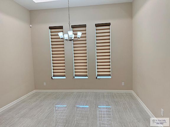 4th image of 4699 River Oak Cir