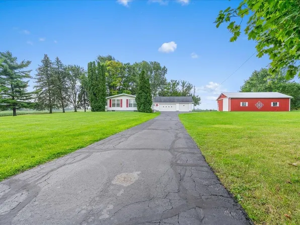 8360 Lytle Rd, Corunna, MI 48817