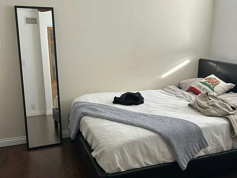 1053 Presidio Dr — Photo 3