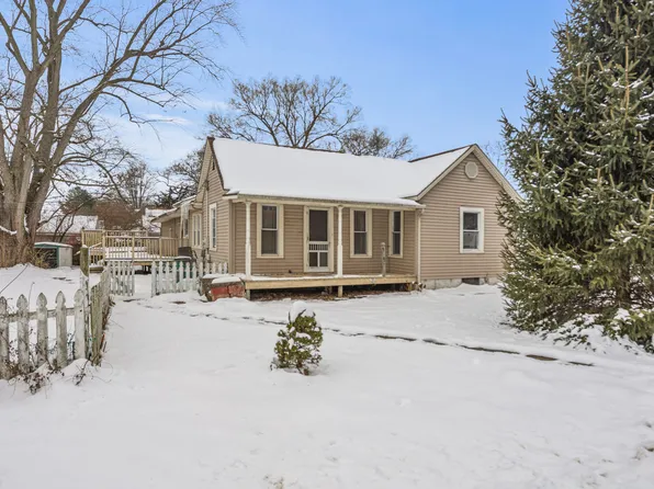 319 E Grant St, Monticello, IL 61856