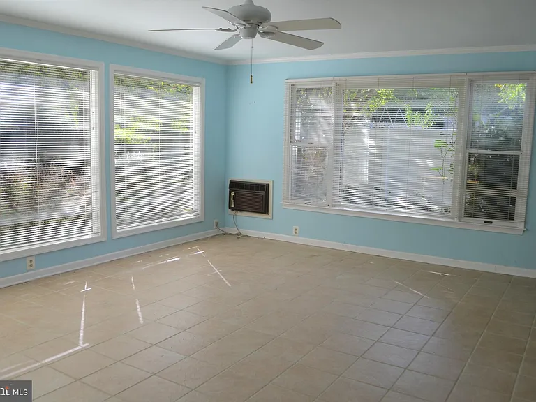 3809 Whispering Ln — Photo 10