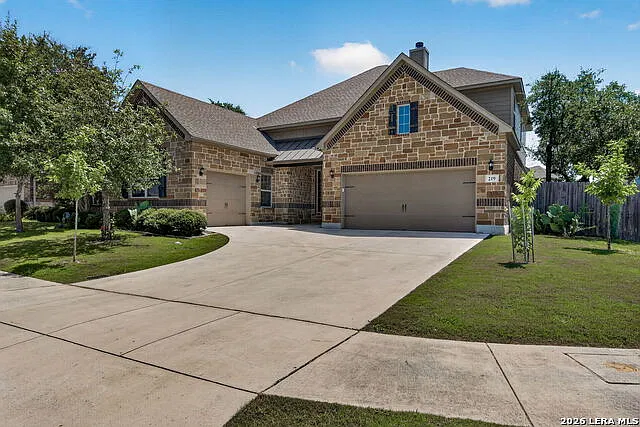 4 bed, 3.0 bath, 2564 sqft, $2,995 — Photo 2