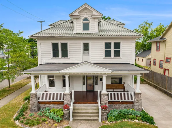 1034 Chester St SE, Grand Rapids, MI 49506
