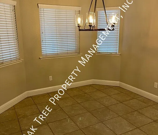 10432 N Woodrow Ave — Photo 12