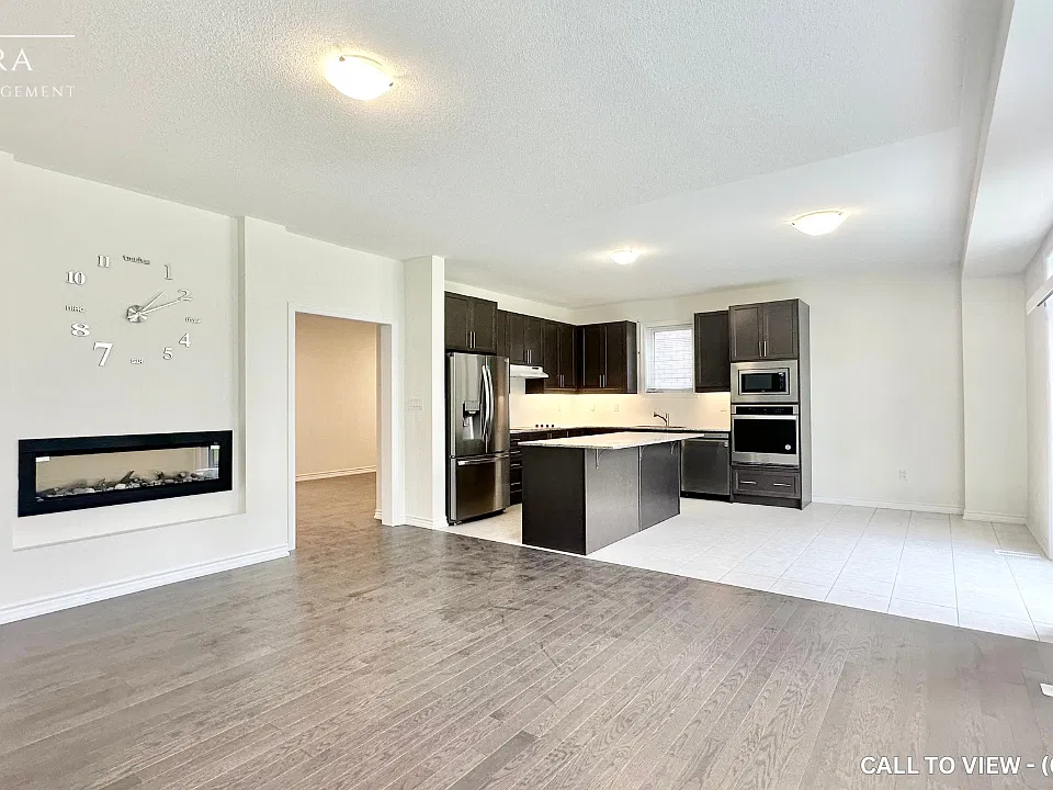 51 Morley Cres #1