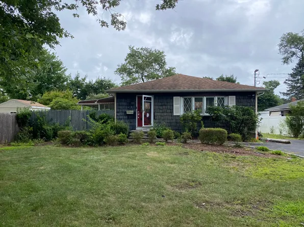 23 Pelham Dr, Brentwood, NY 11717