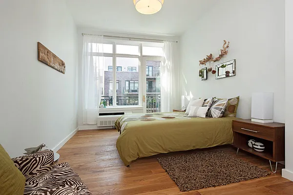 Rented by Tri State Commercial Realty | media 8