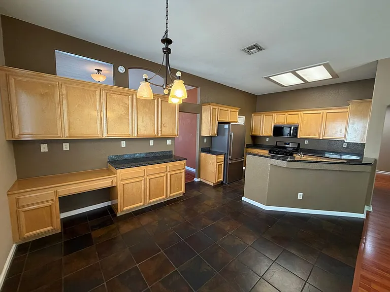 6425 Rabbit Hollow Way — Photo 7