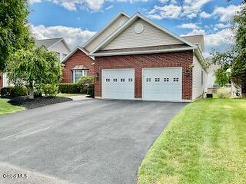 4th image of 11 Brinker Way