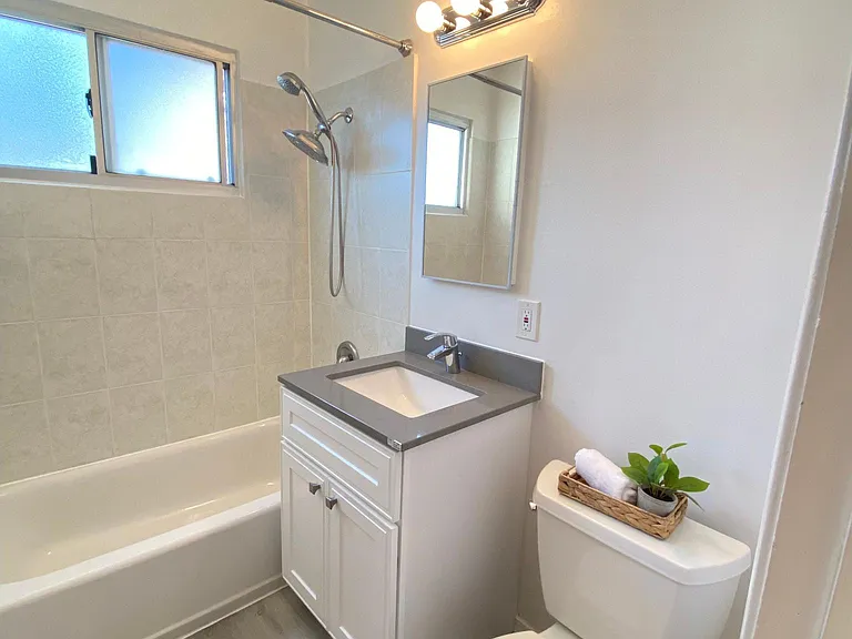 1339 Francisco St #B — Photo 3