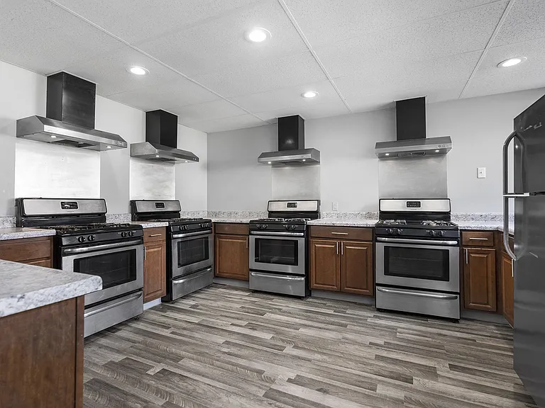 Campus Edge Apts — Photo 11
