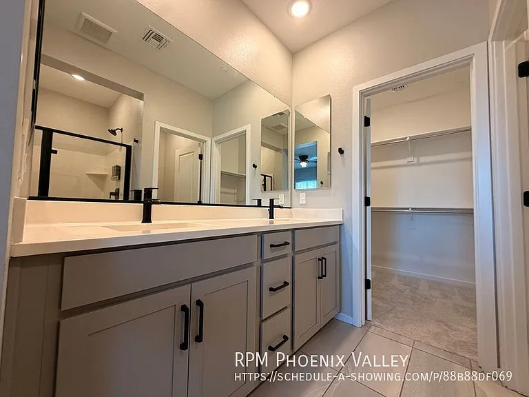 740 E Lark St #102 — Photo 13