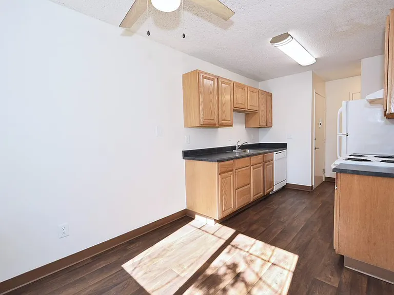 Crescent Ridge — Photo 18