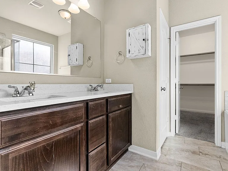 3320 Addison St — Photo 17