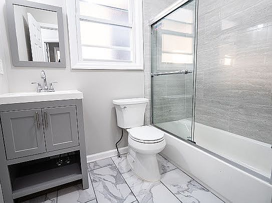 5th image of 42 N 16th St
