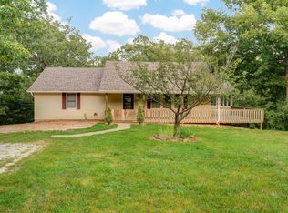 892 Huckleberry Rd, Strafford, MO 65757