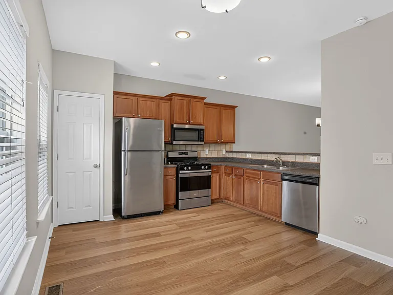 730 Celeste Ln SW — Photo 6