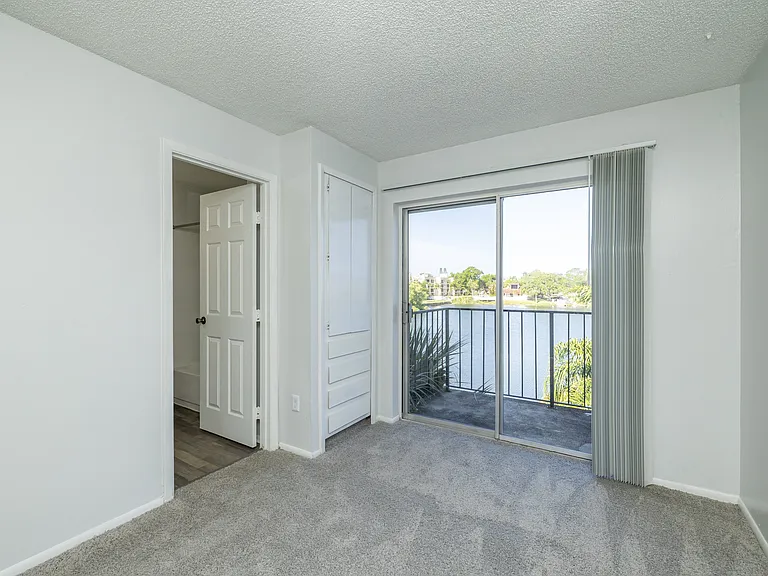 Lakes at Largo Apartments — Photo 15