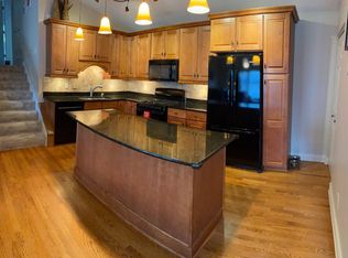 424 S 4th St APT 3, St Charles, IL 60174