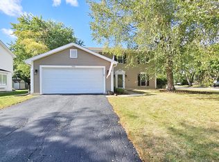 905 Thornewood Ln, Algonquin, IL