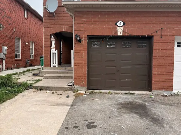 9 Dunlop Ct #Basement, Brampton, ON L6X 4Z8