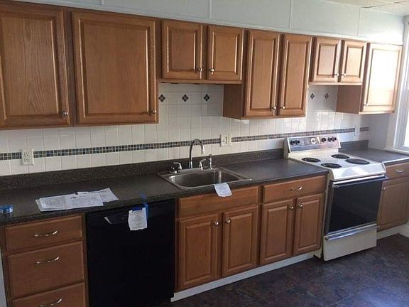 2nd image of 813 Guilford St