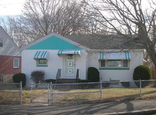 72 Nightingale Ave, Quincy, MA 02169