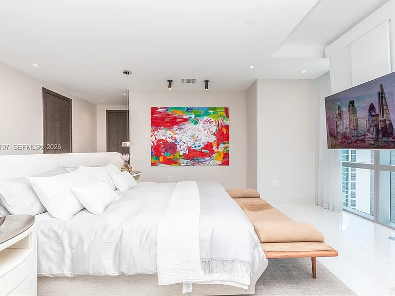 851 NE 1st Ave #Penthouse 4611-4611 — Photo 27