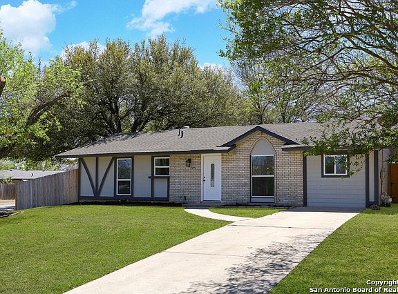 2nd image of 4846 Casa Verde St
