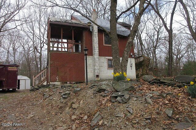 2nd image of 104 Nicole Ct