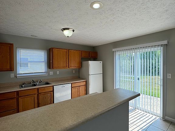 5th image of 3883-3887 Ledyard St #3883