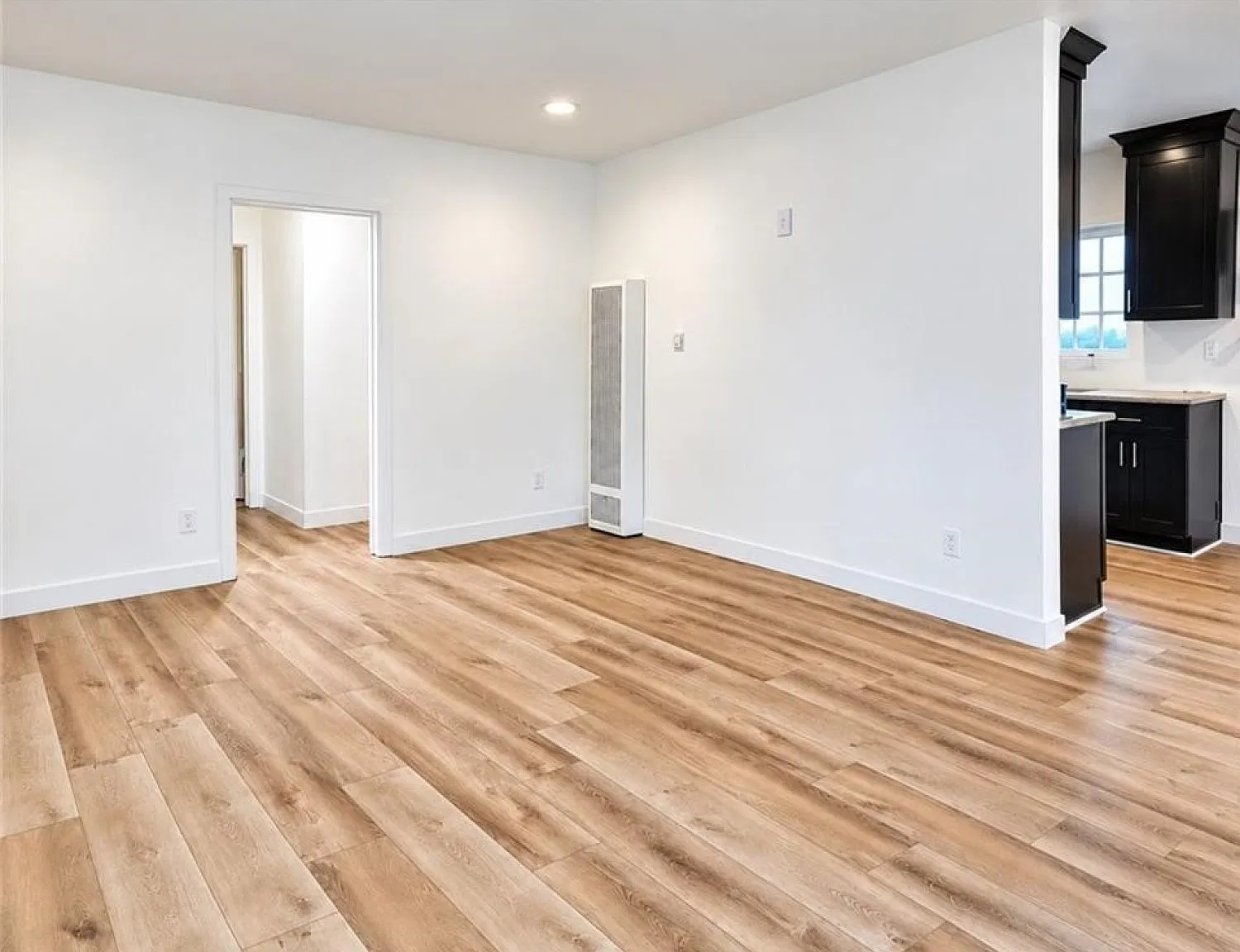 10715 Moorpark St — Photo 4