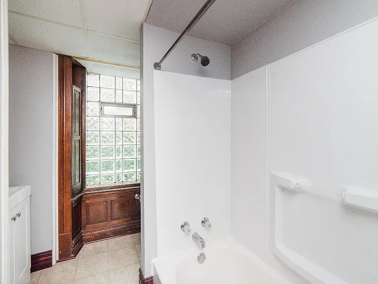 1814 Harpster St #1 — Photo 10