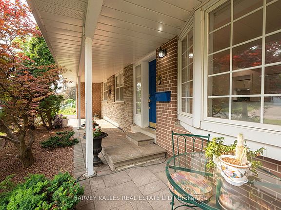 4th image of 20 Willowgate Dr