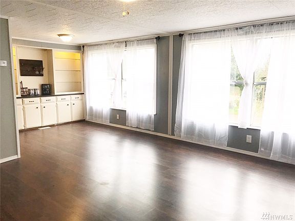 5th image of 2250 S Flower Ave Trailer 13