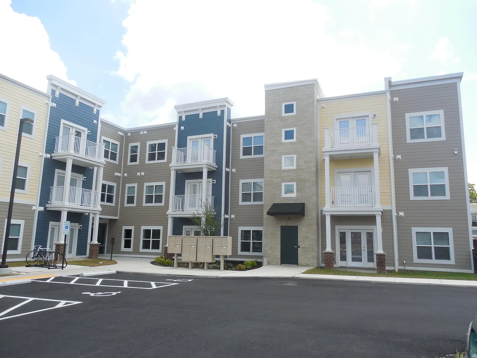 1 West Jackson Street — Photo 2